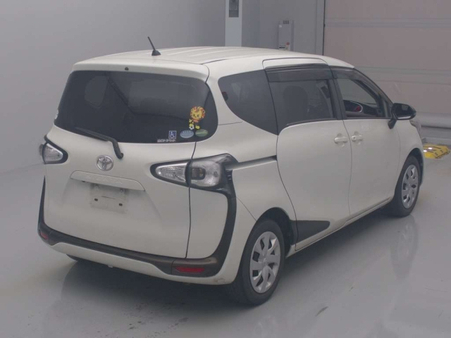 TOYOTA SIENTA 2016