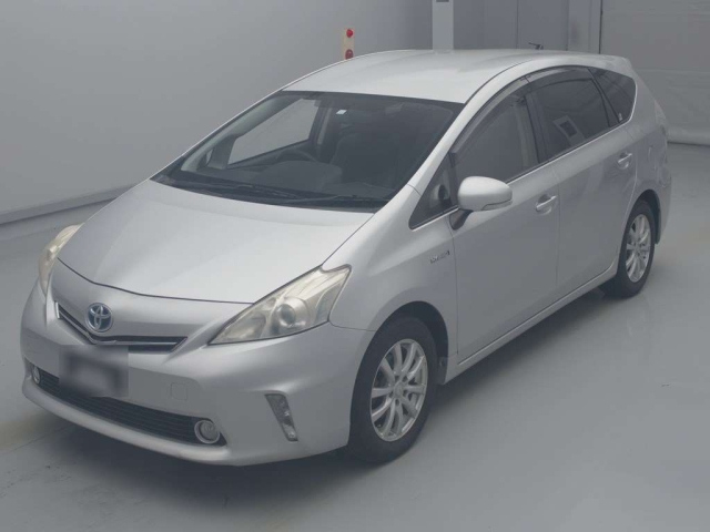 TOYOTA PRIUS ALPHA 2012