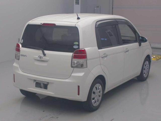 TOYOTA SPADE 2013