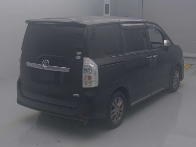 TOYOTA VOXY 2012