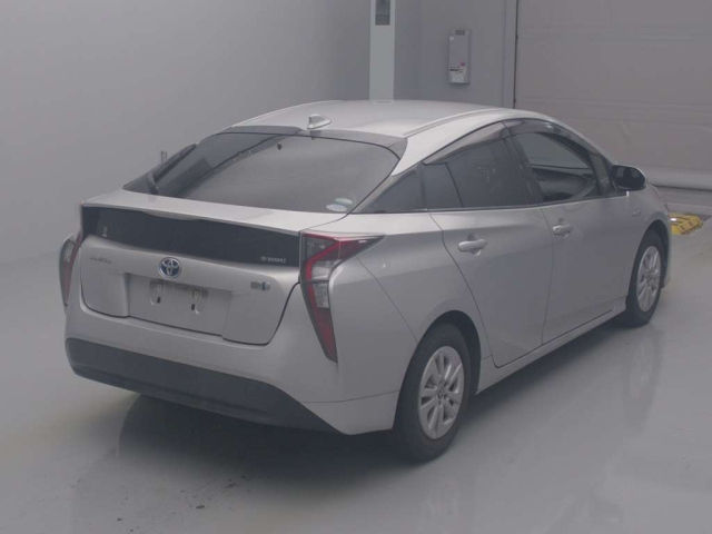 TOYOTA PRIUS 2016