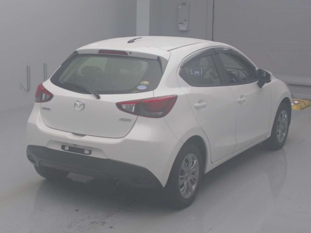 MAZDA DEMIO 2017