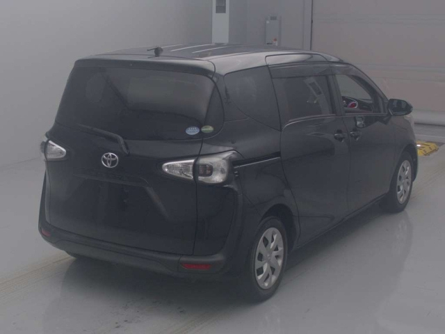 TOYOTA SIENTA 2016