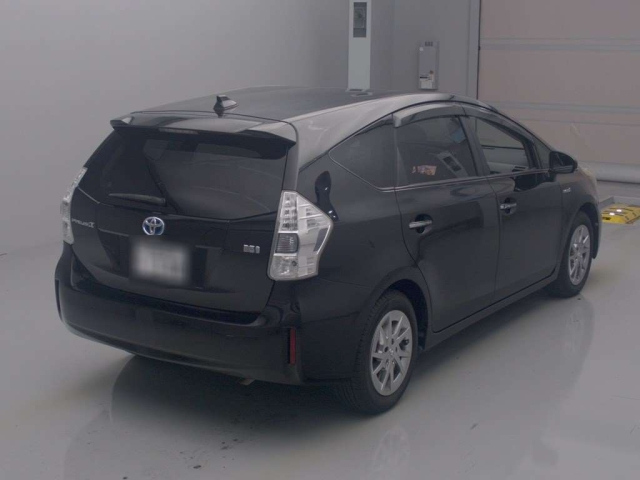 TOYOTA PRIUS ALPHA 2014