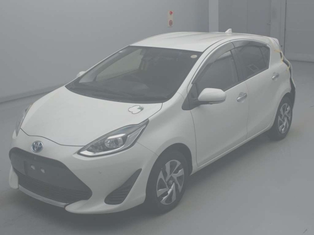 TOYOTA AQUA 2021