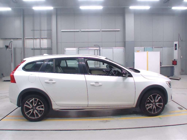 VOLVO V60 2017