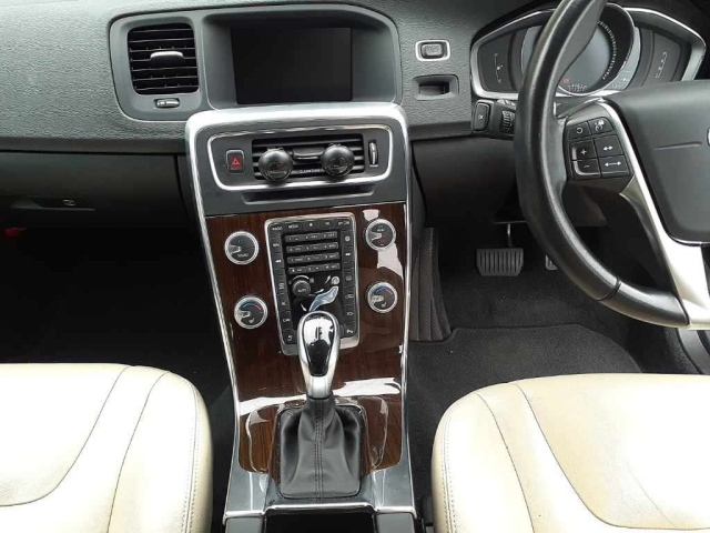 VOLVO V60 2017
