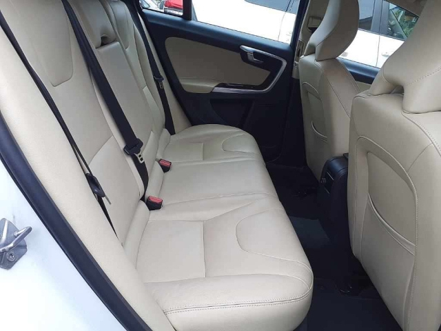 VOLVO V60 2017