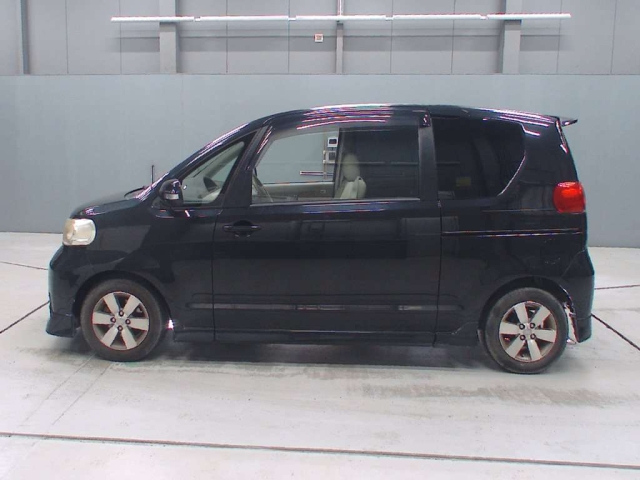 TOYOTA PORTE 2008