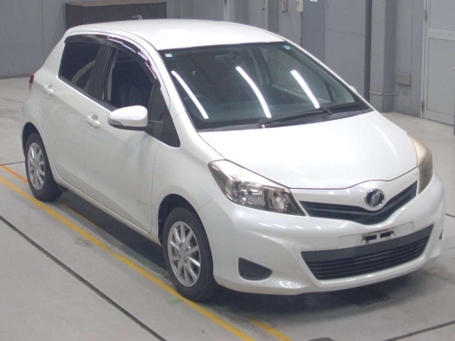 TOYOTA VITZ 2012