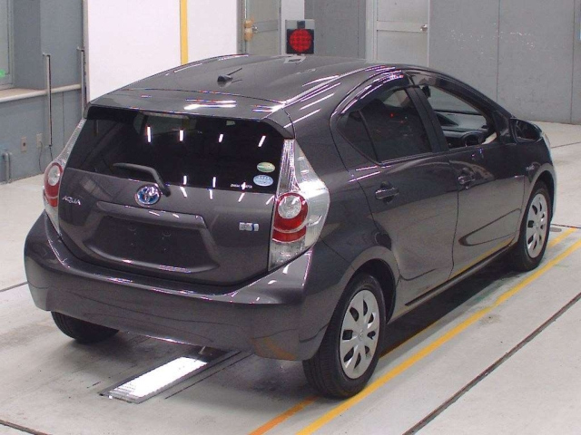 TOYOTA AQUA 2012