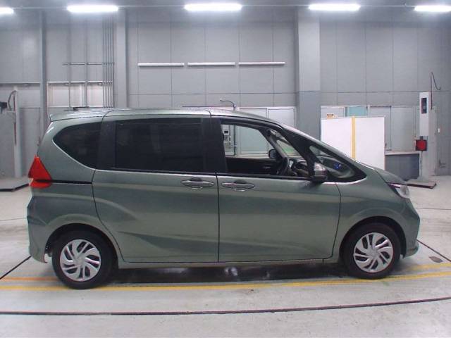 HONDA FREED 2023