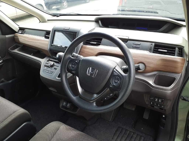 HONDA FREED 2023