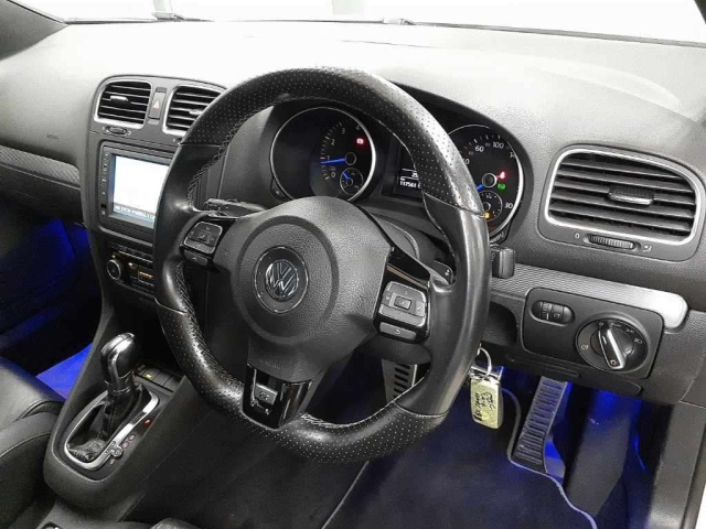 VOLKSWAGEN GOLF 2012