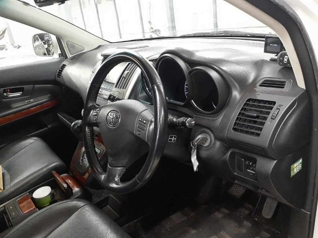 TOYOTA HARRIER 2009