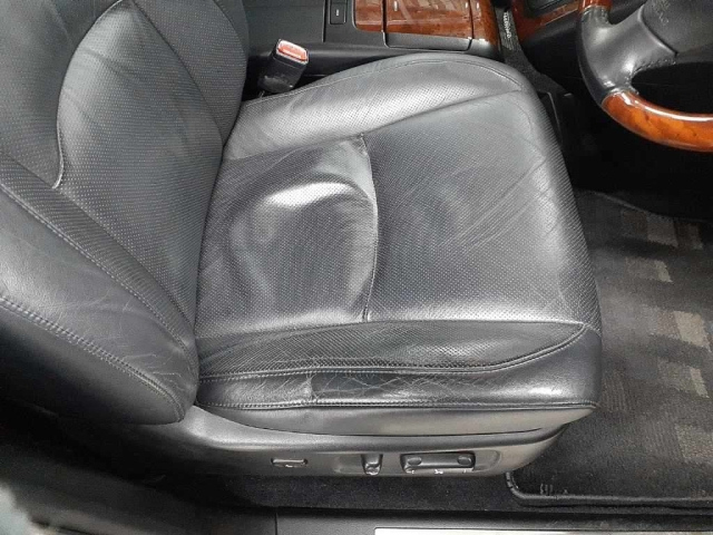 TOYOTA HARRIER 2010
