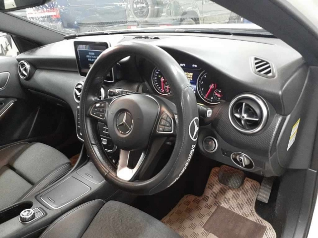MERCEDES BENZ A CLASS 2016