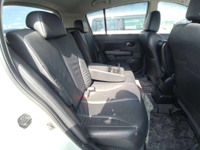 NISSAN TIIDA 2009