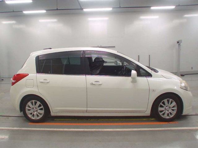NISSAN TIIDA 2009