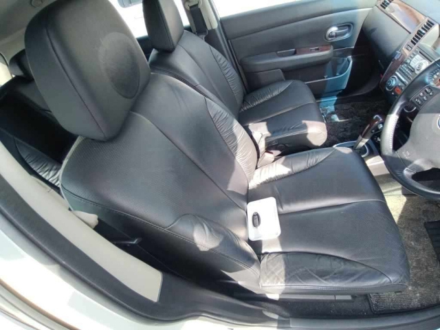 NISSAN TIIDA 2009