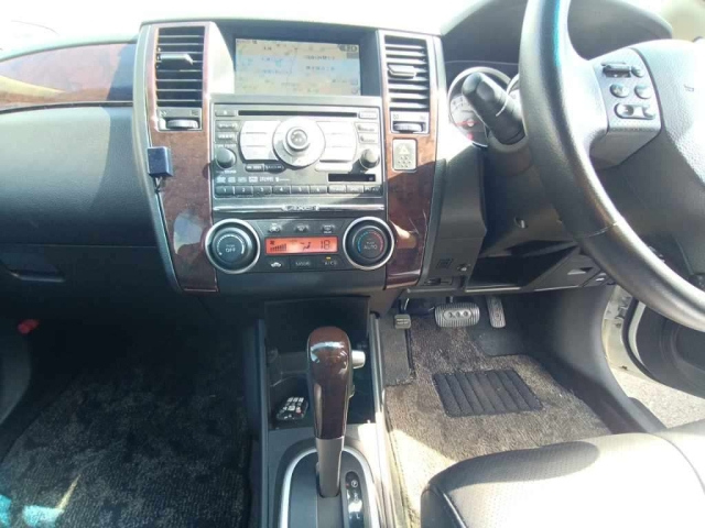 NISSAN TIIDA 2009