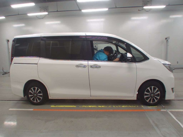 TOYOTA ESQUIRE 2021
