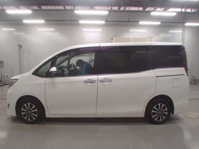 TOYOTA ESQUIRE 2021