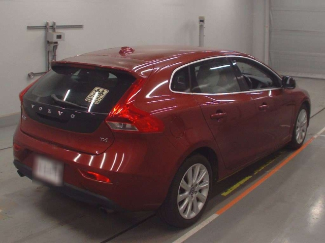 VOLVO V40 2014