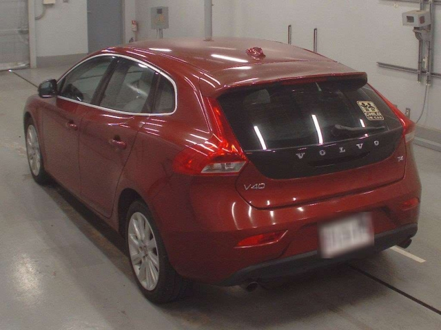 VOLVO V40 2014