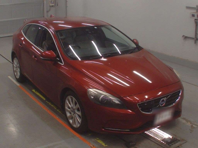 VOLVO V40 2014