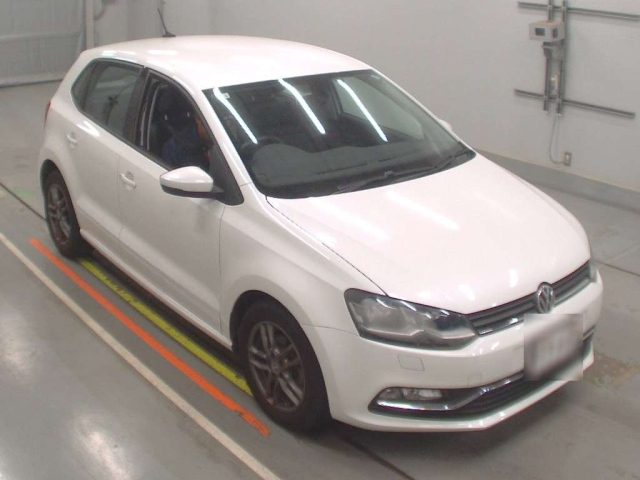 VOLKSWAGEN POLO 2016