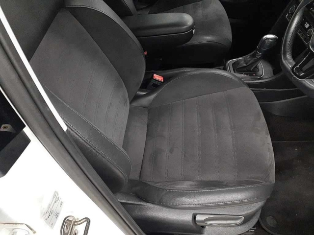 VOLKSWAGEN POLO 2016