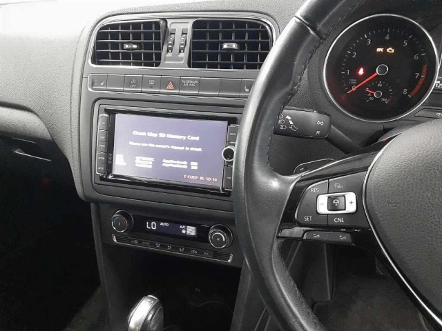 VOLKSWAGEN POLO 2016