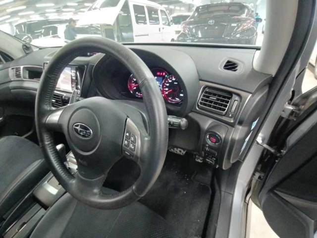 SUBARU EXIGA 2013
