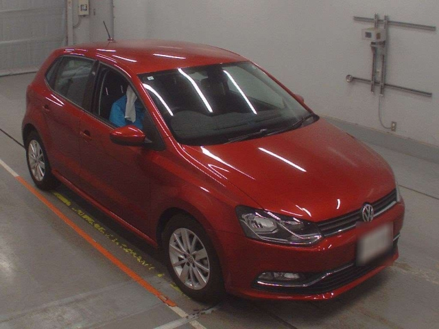 VOLKSWAGEN POLO 2015