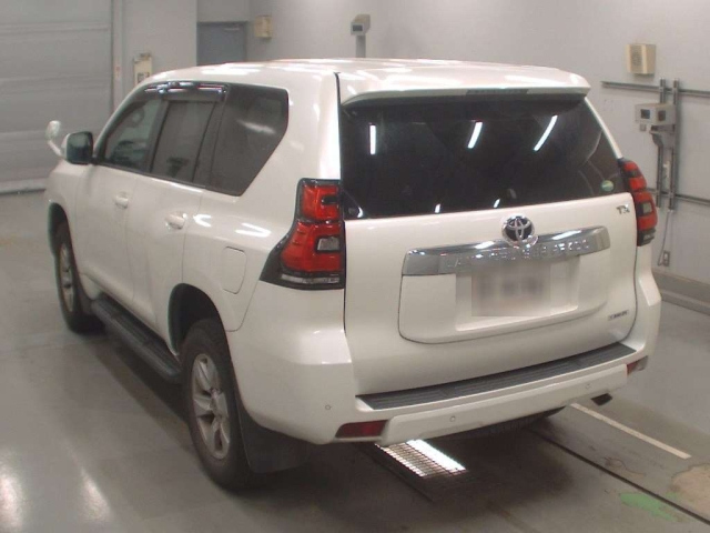 TOYOTA LAND CRUISER PRADO 2018