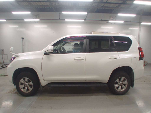TOYOTA LAND CRUISER PRADO 2018