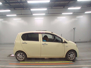 DAIHATSU MIRA E S 2014
