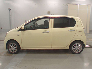 DAIHATSU MIRA E S 2014