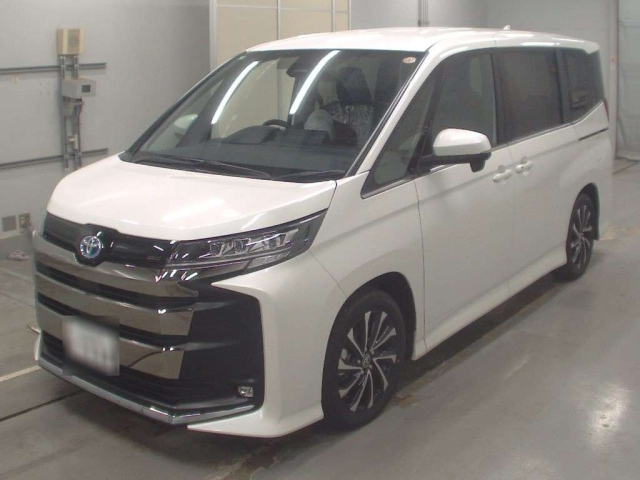 TOYOTA NOAH 2025