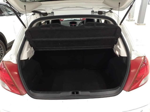 PEUGEOT 207 2010