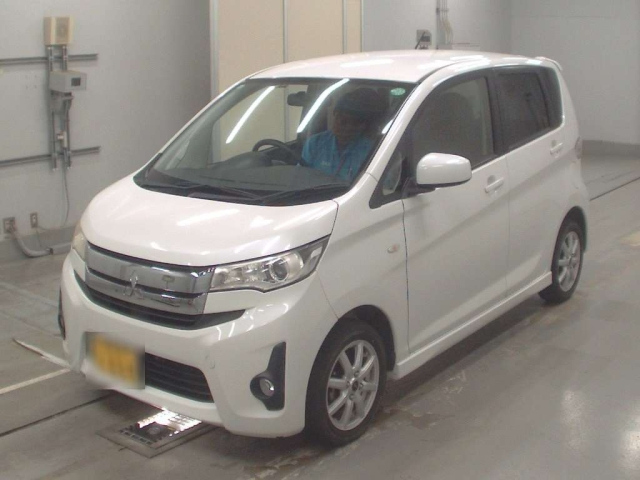 MITSUBISHI EK CUSTOM 2013