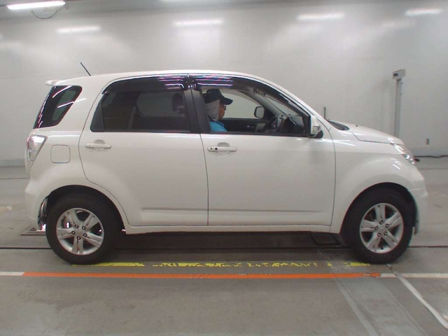 TOYOTA RUSH 2015