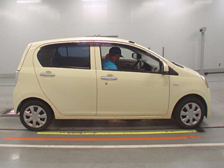 DAIHATSU MIRA E S 2012