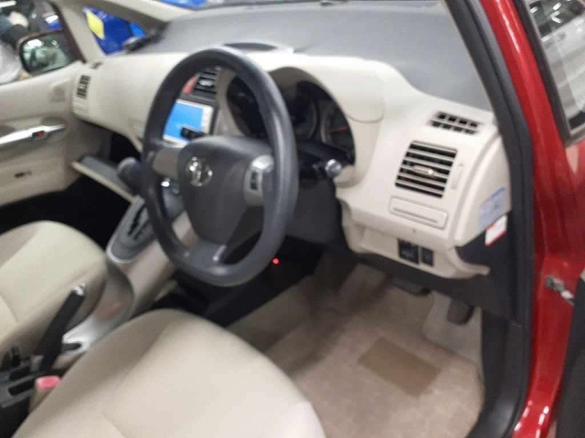 TOYOTA AURIS 2009