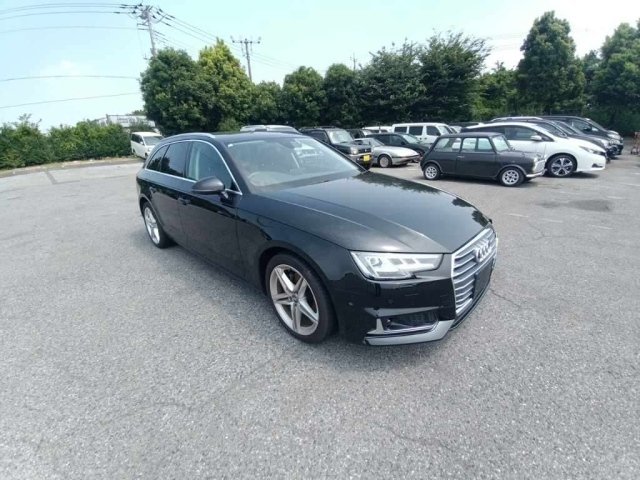 AUDI A4 2019