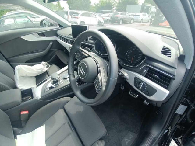 AUDI A4 2019