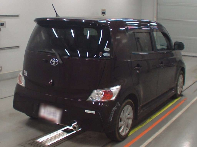 TOYOTA BB 2010
