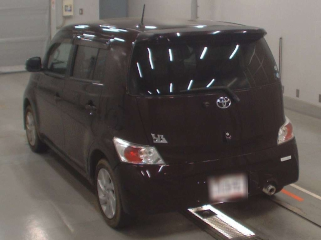TOYOTA BB 2010