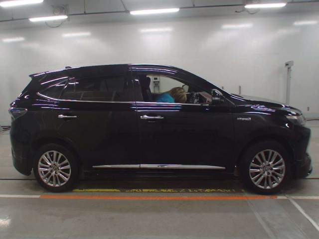 TOYOTA HARRIER 2014